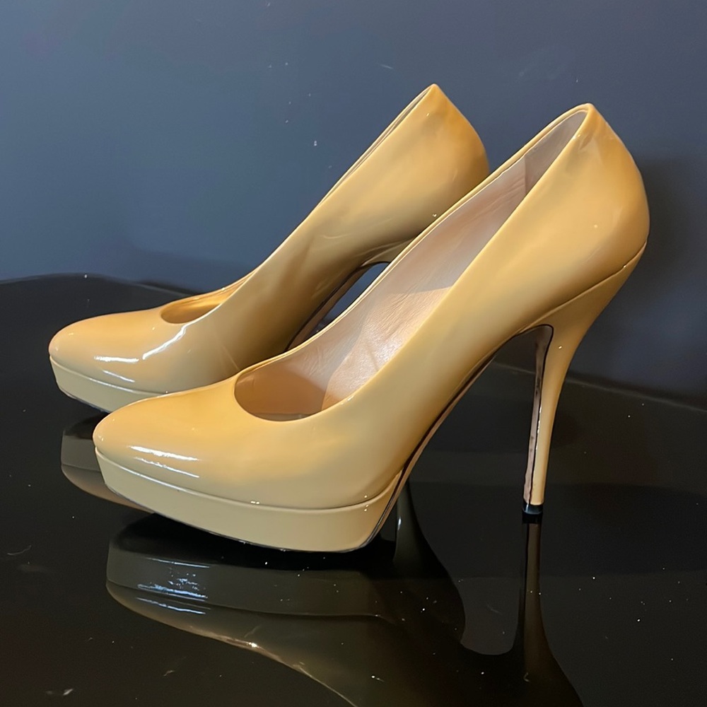 GUCCI nude platform 5” patent leather size 39 1/2